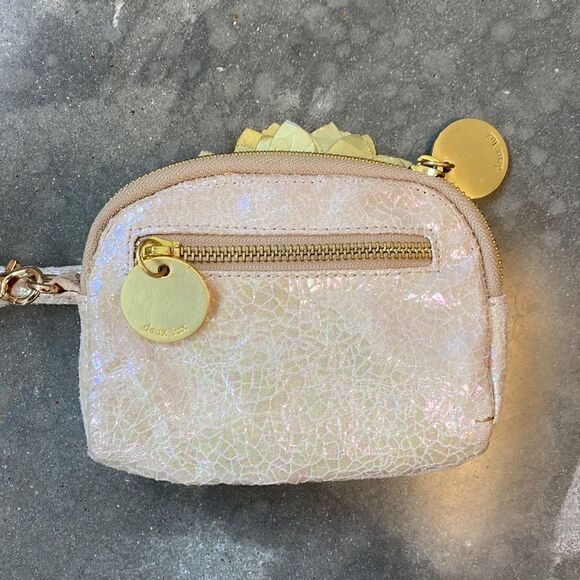 Deux Lux wristlet coin purse clutch gold flower - Picture 3 of 8